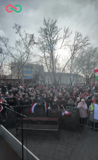 Menschenmenge in Szeghalom von 8.000 Menschen