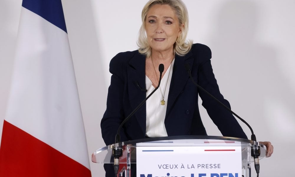 Vladimir Putin bietet Marine Le Pen politisches Asyl an