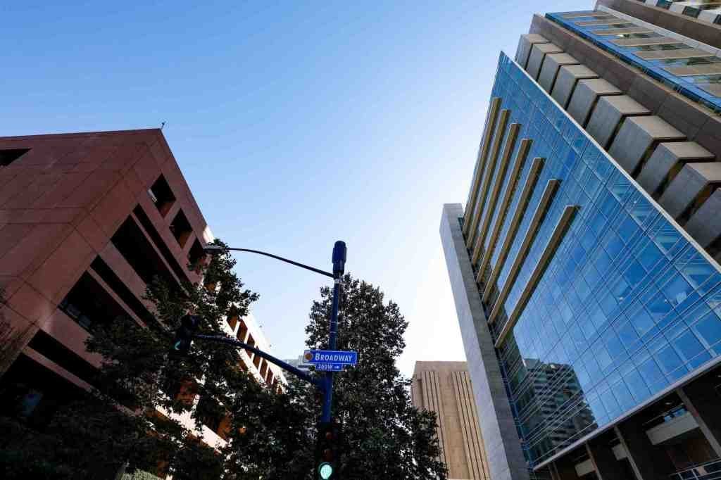 Das finanzielle Unternehmen des portugiesischen CEO von San Diego bekennt sich schuldig im riesigen Betrugsprogramm