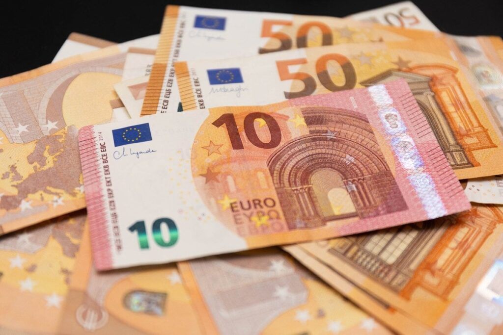 Die beiden Ex -Minister der Sozialisten erhalten den Abflugguthaben des Priske. Unter den Beratern stehen Vootele für 7.200 € an der Spitze von Vootele Die beiden Ex -Minister der Sozialisten erhalten den Abflugguthaben des Priske. Unter den Beratern stehen Vootele für 7.200 € an der Spitze von Vootele