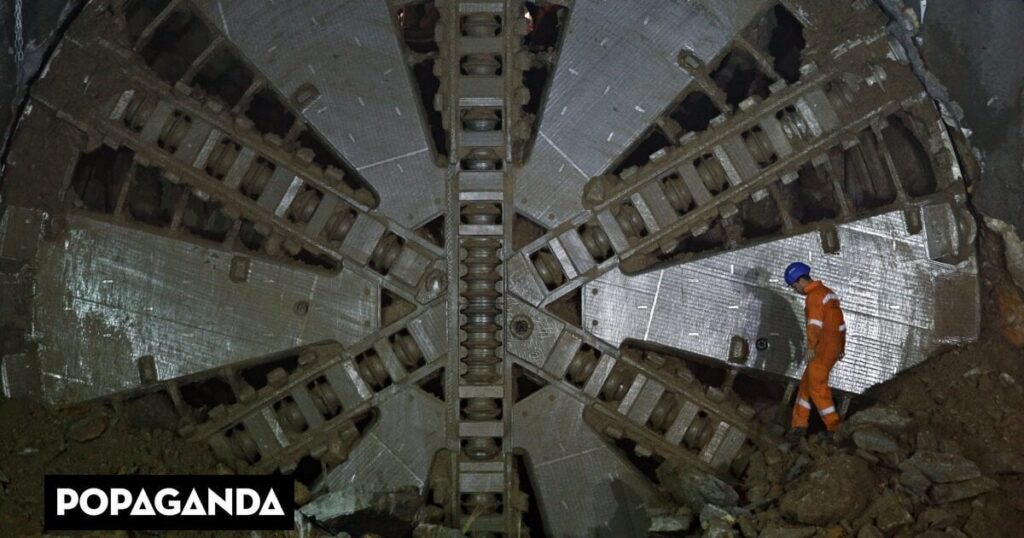 Eröffnete am falschen Punkt in Zeile 4 der U -Bahn einen 150 -Meter -Tunnel