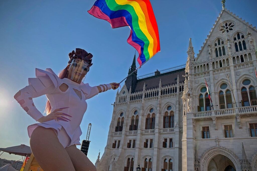 Ungarn: Das Parlament verabschiedet ein Gesetz, um den Stolzmarsch zu verbieten