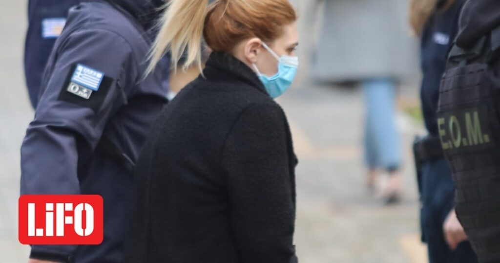 Durch Entscheidung von Floridis, bei Aussetzung von drei forensischen Experten des Pispirigos -Falls