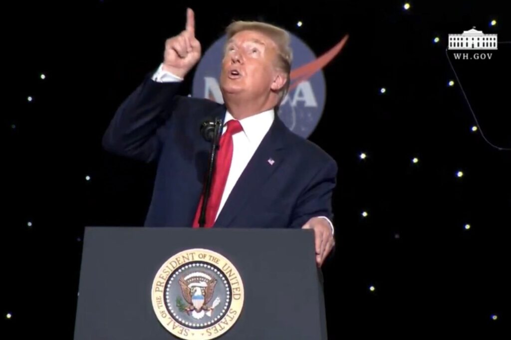 NASA: Donald Trump verweigert den Mond gegenüber Menschen mit Farbe und Frauen