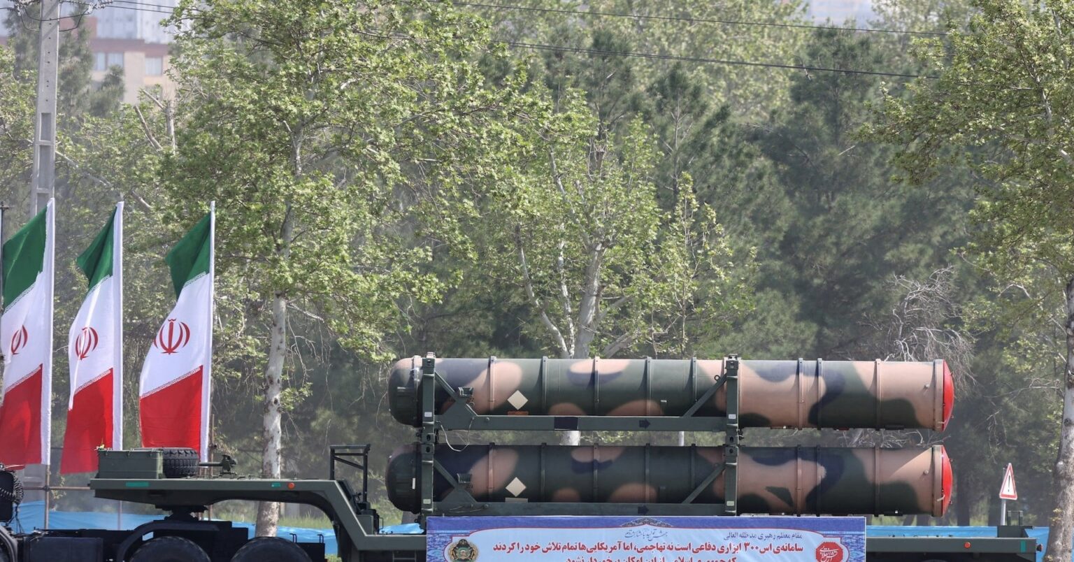 Russische Raketenexperten flogen in den Iran inmitten von Zusammenstößen mit Israel