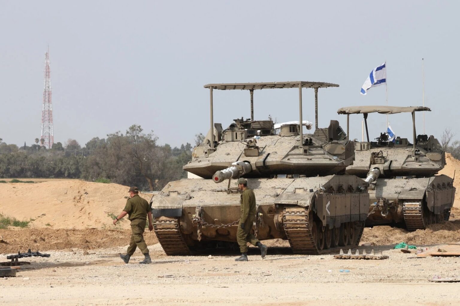Israel entwickelt neue Kriegspläne, um die Hamas unter Druck zu setzen, während die Waffenstillstandsgespräche stehen