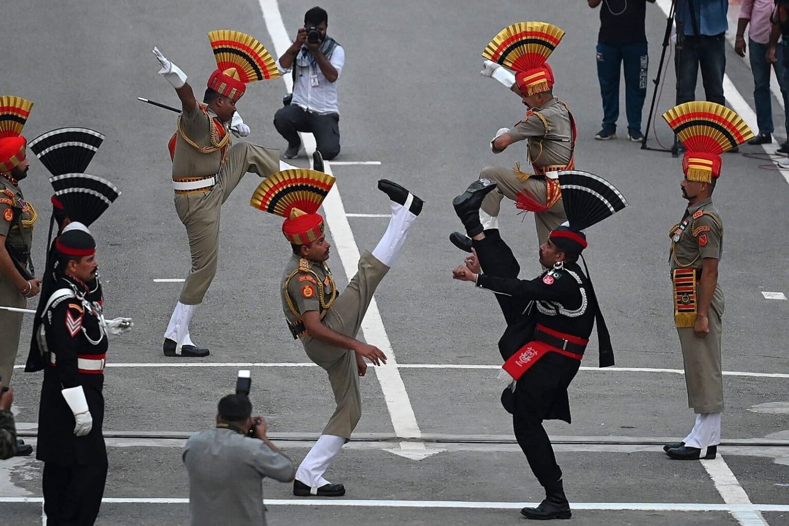 Ein Kampf ohne Waffen, die Indien - Pakistan Nationalismus treibt