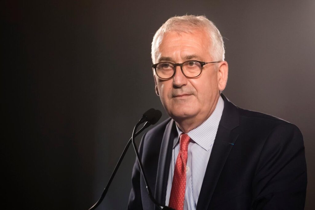 Der Bürgermeister von Boulogne-Billancourt zieht sich "vorübergehend" aus seinen Funktionen nach einem hitzigen Gemeinderat zurück
