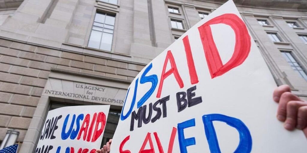 Das Schneiden von „fremden Abfällen“ klingt gut. Bis Sie die Kosten sehen – von Hungersnotwarnungen bis zur Bekämpfung des Extremismus, verlieren Amerika wirklich, indem sie USAID ausweichen Das Schneiden von „fremden Abfällen“ klingt gut. Bis Sie die Kosten sehen - von Hungersnotwarnungen bis zur Bekämpfung des Extremismus, verlieren Amerika wirklich, indem sie USAID ausweichen