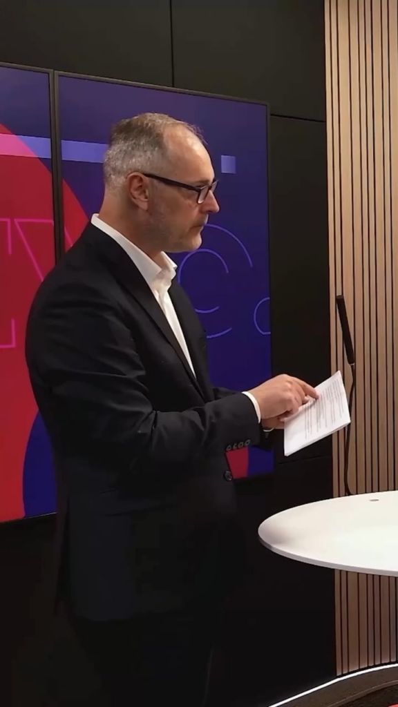 Kalinak liegt in der Zivilstörung