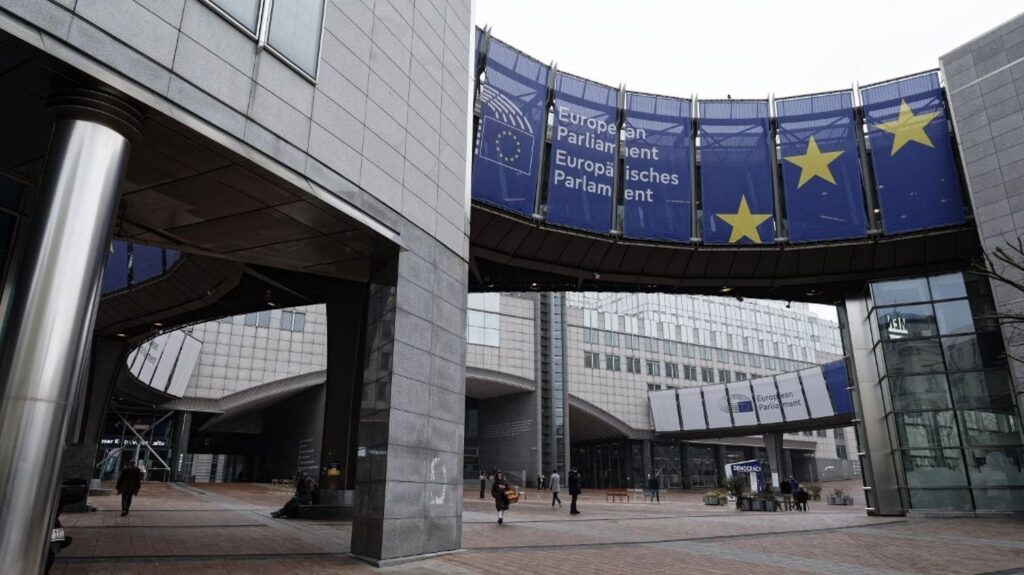 Eine Welle von Suchanfragen, die in Belgien nach Korruption im europäischen Parlament durchgeführt werden Eine Welle von Suchanfragen, die in Belgien nach Korruption im europäischen Parlament durchgeführt werden