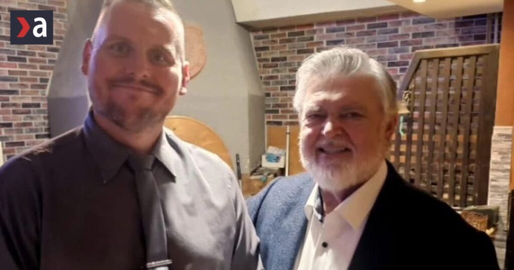 Auf dem Foto stehe ich der Person, die die Verkörperung von allem ist, was ich in meinem Leben ablehne (Petr dvorskýs Reaktion auf ein Foto mit Daniel bombigisch)