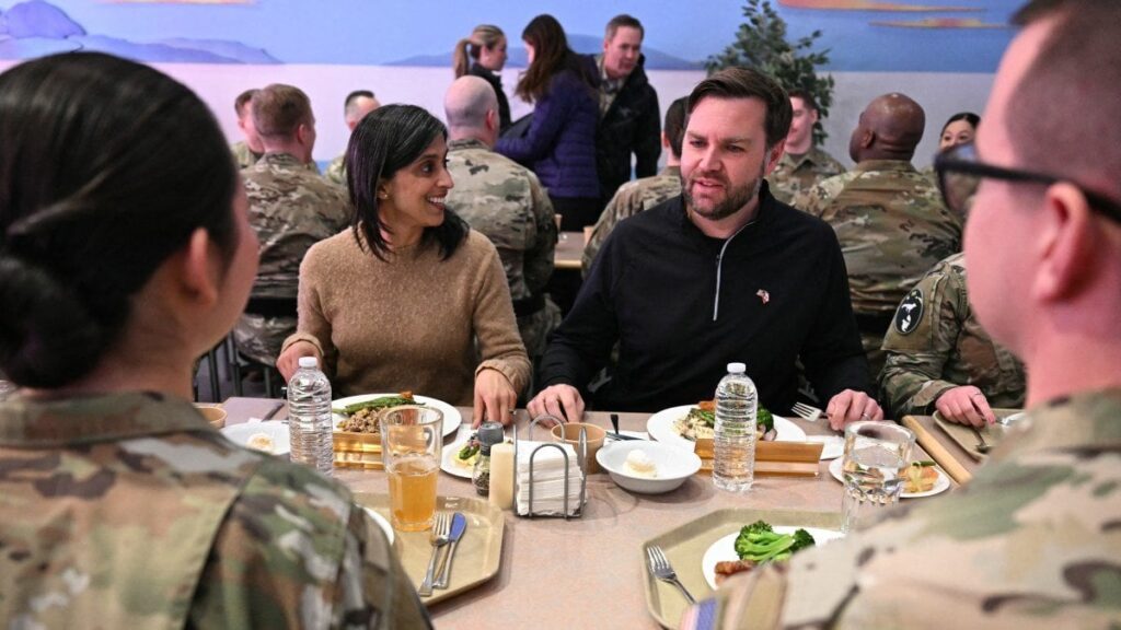 Militärische Gewalt wird nicht notwendig sein, sagt Vance bei Grönlandbesuch