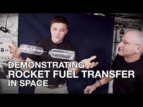 Demonstration von Felskraftstoffübertragung in der Umlaufbahn