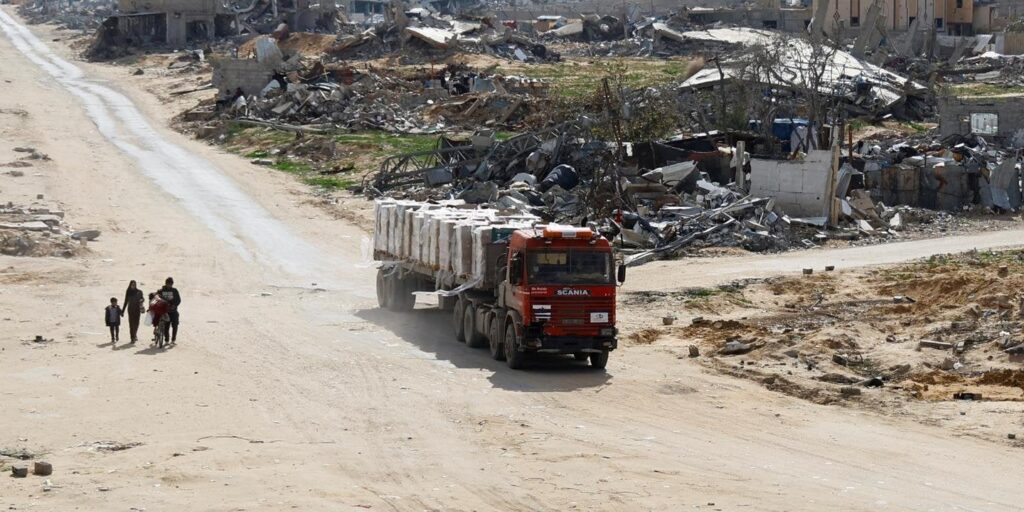 LIVE: Israel kündigt an, den Eingang zu Waren und Vorräten im Gazastreifen auszusetzen LIVE: Israel kündigt an, den Eingang zu Waren und Vorräten im Gazastreifen auszusetzen