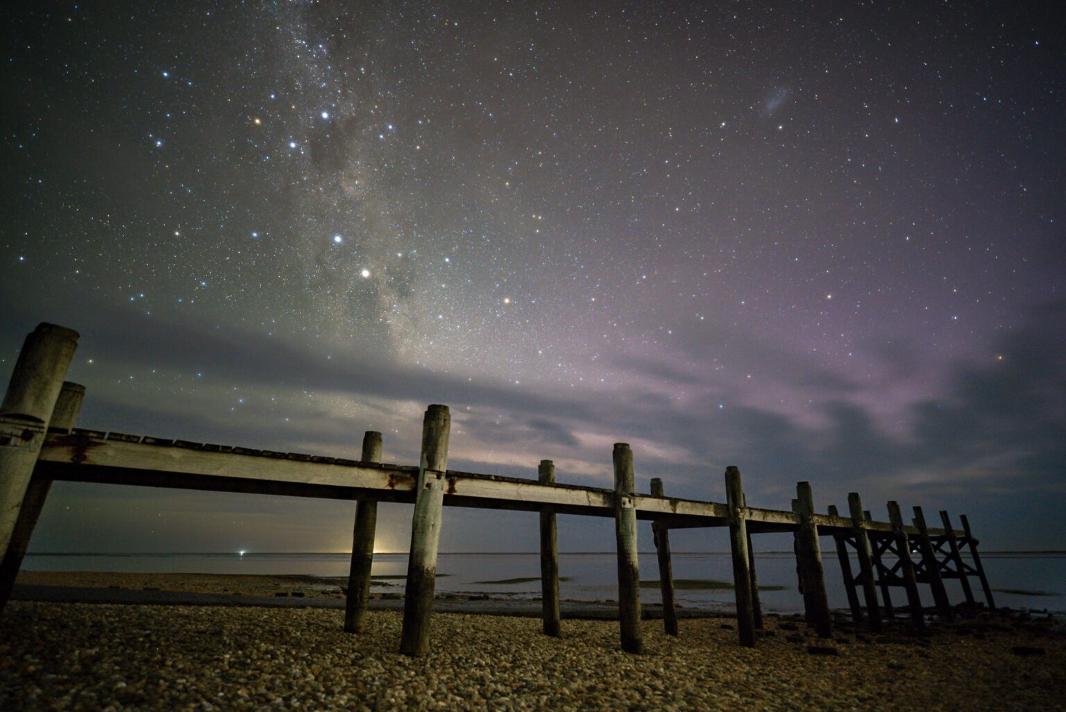 Zwei Galaxien über Awarua Bay, Southland NZ