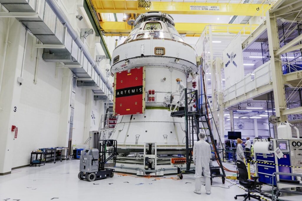 Artemis -Updates: Artemis II Orion beginnt mit der Installation und der Montage von Gateway -Strom- und Antriebselementelemente [credit: NASA/Maxar Space Systems]