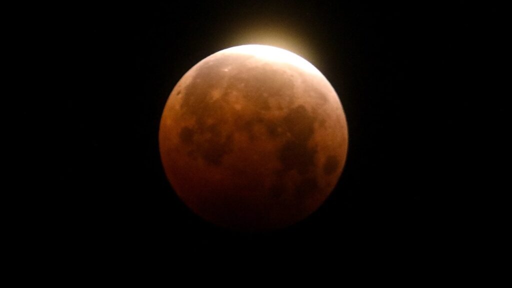 Was Sie über die gesamte Mondfinsternis der "Blood Worm Moon" dieser Woche wissen sollten