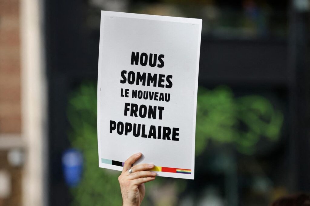 Die Vereinigung der Linken ohne Jean-Luc Mélenchon und LFI fährt den Service wieder auf