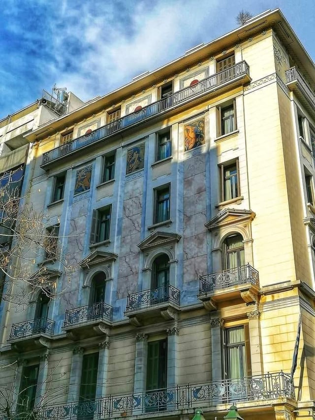 Zwischenkriegsgebäude in Athen, das vom Königreich Kouremenos entworfen wurde