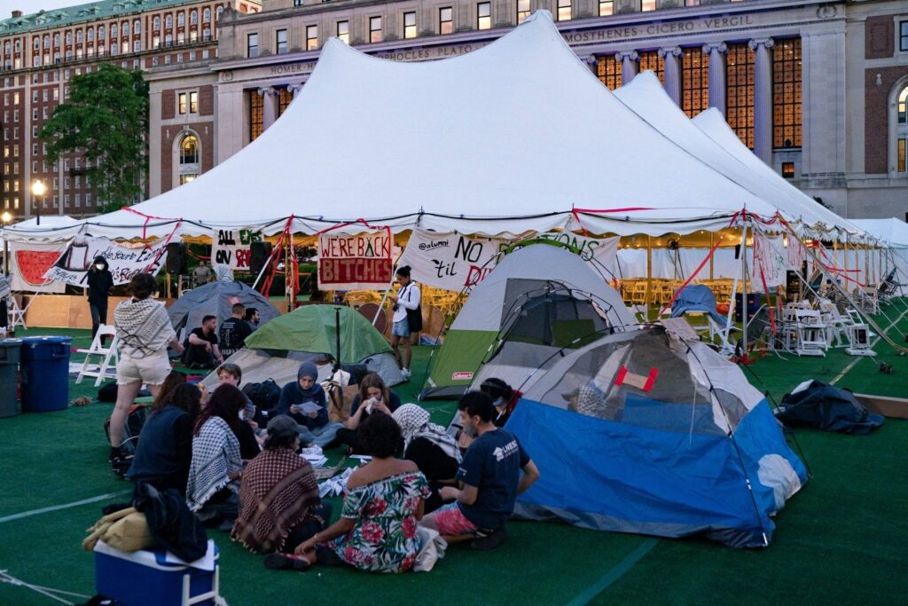 Mobilisierungen an der Columbia University: Ordnung, Student Mahmoud Khalil riskiert die Ausweisung für seine Unterstützung für Palästina – Menschlichkeit – Mobilisierungen an der Columbia University: Ordnung, Student Mahmoud Khalil riskiert die Ausweisung für seine Unterstützung für Palästina - Menschlichkeit -