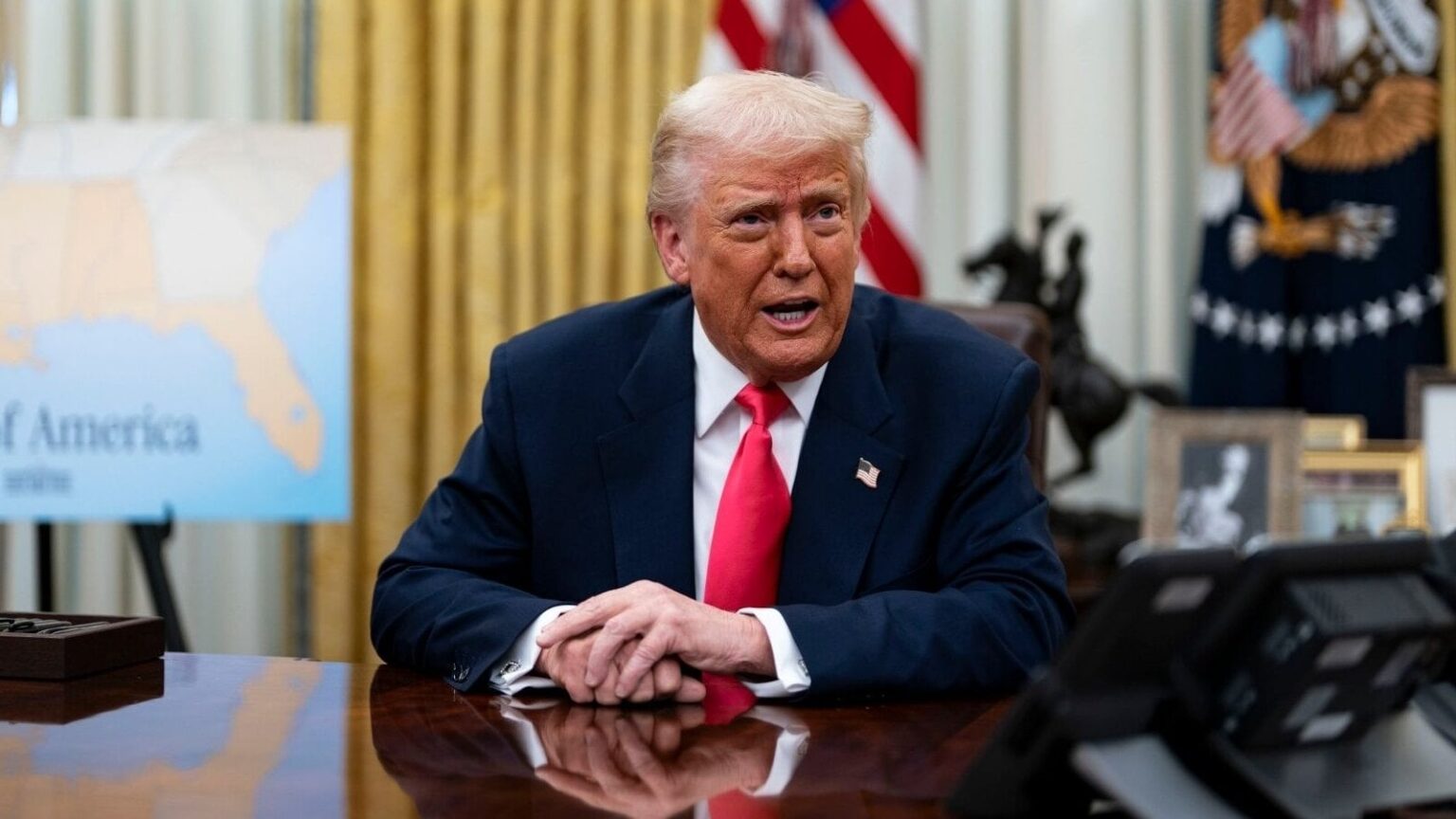 Trump behauptet, Indien habe zugestimmt, die Zölle zu senken: "Jemand entlarvt sie endlich"
