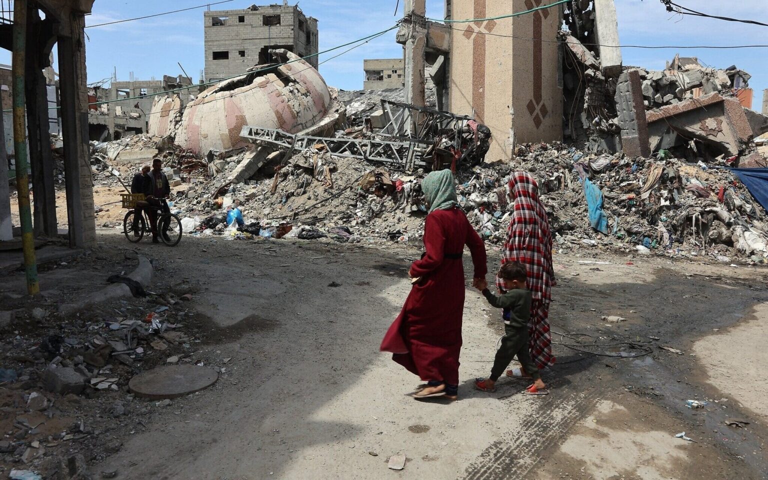 IDF sagt, es habe Dutzende von Terrorstätten in Gaza als UN -Agentur in Pfannen "Missachtung für das Leben" getroffen.