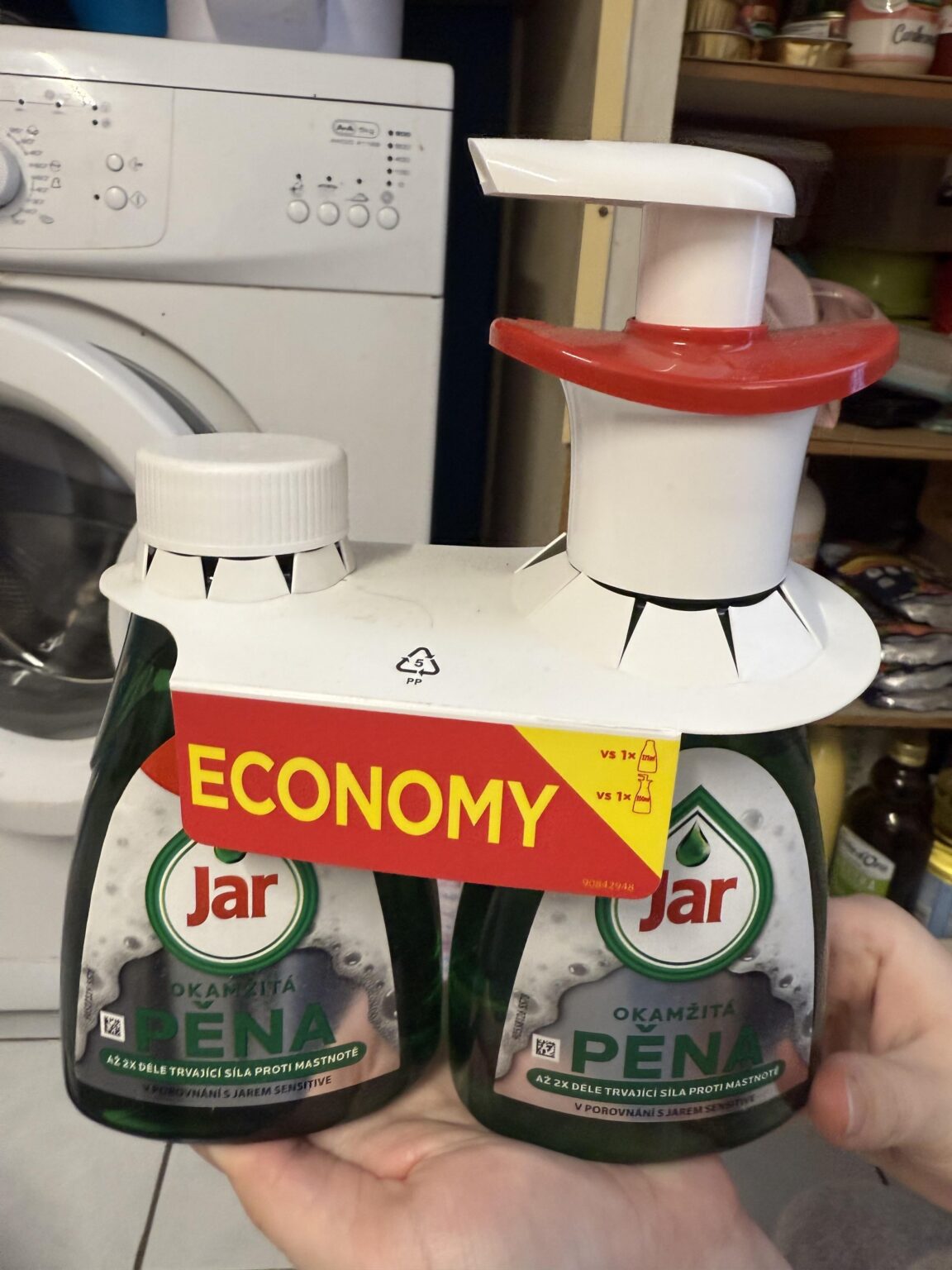 Ich habe nur die letzten beiden Schaumstoffspender im Frühjahr. Dies ist das Ende der Zivilisation. Ich habe nur die letzten beiden Schaumstoffspender im Frühjahr. Dies ist das Ende der Zivilisation.