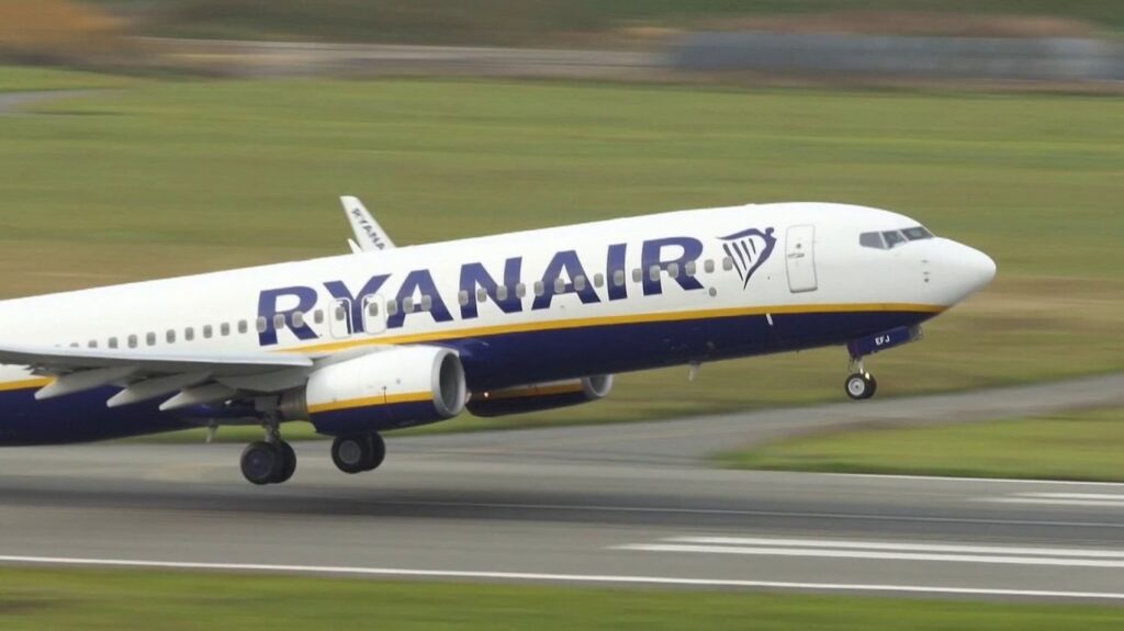 Ryanair bereitet sich darauf vor, bestimmte französische Flughäfen aufgrund von Flugtickets zu verlassen Ryanair bereitet sich darauf vor, bestimmte französische Flughäfen aufgrund von Flugtickets zu verlassen