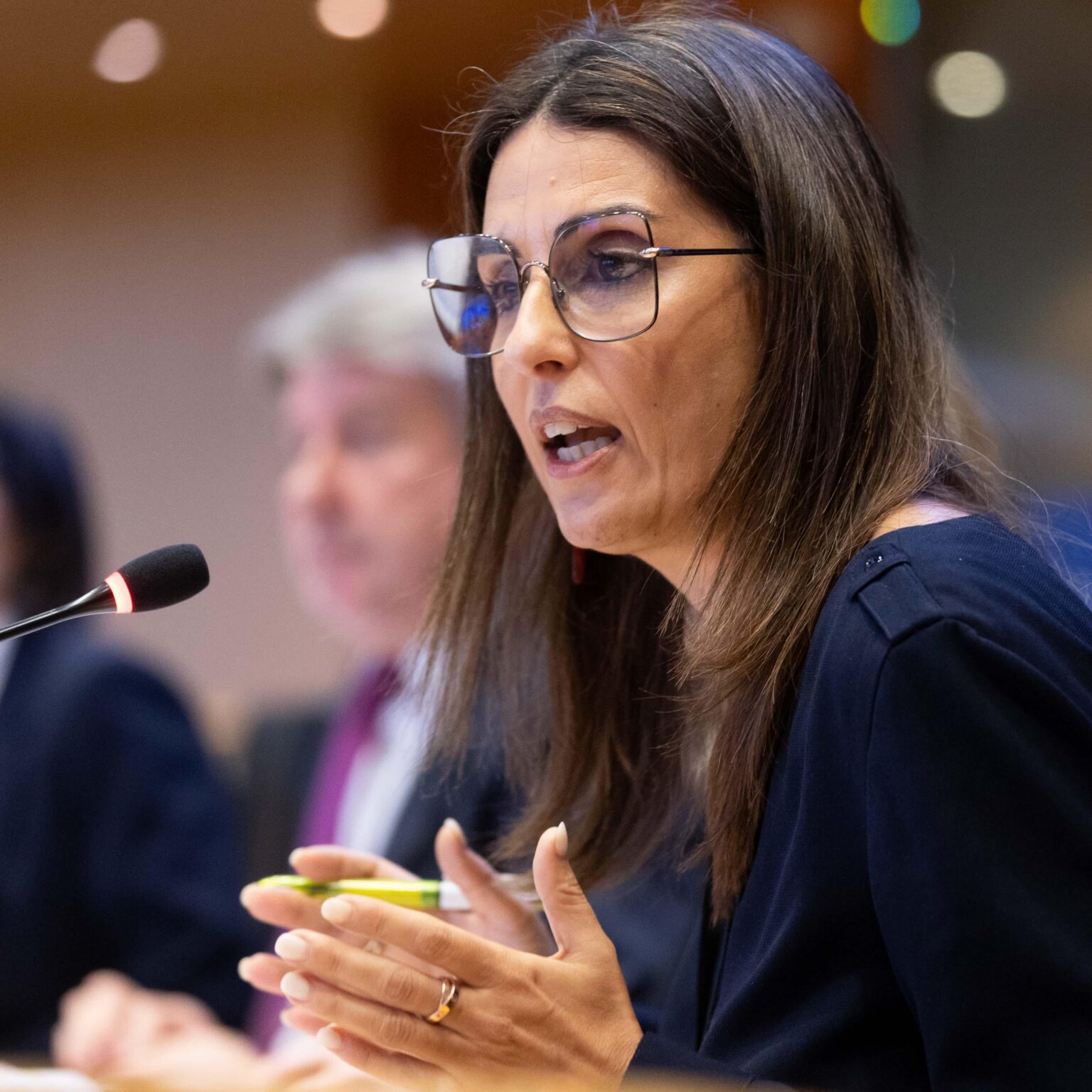 Teresa Anjinho tritt heute als neuer europäischer Ombudsmann an, nachdem er im Dezember 2024 vom Europäischen Parlament gewählt wurde. In ihrer neuen Rolle wird Anjinho Anfragen durchführen und die Institutionen und Agenturen der EU berücksichtigen.