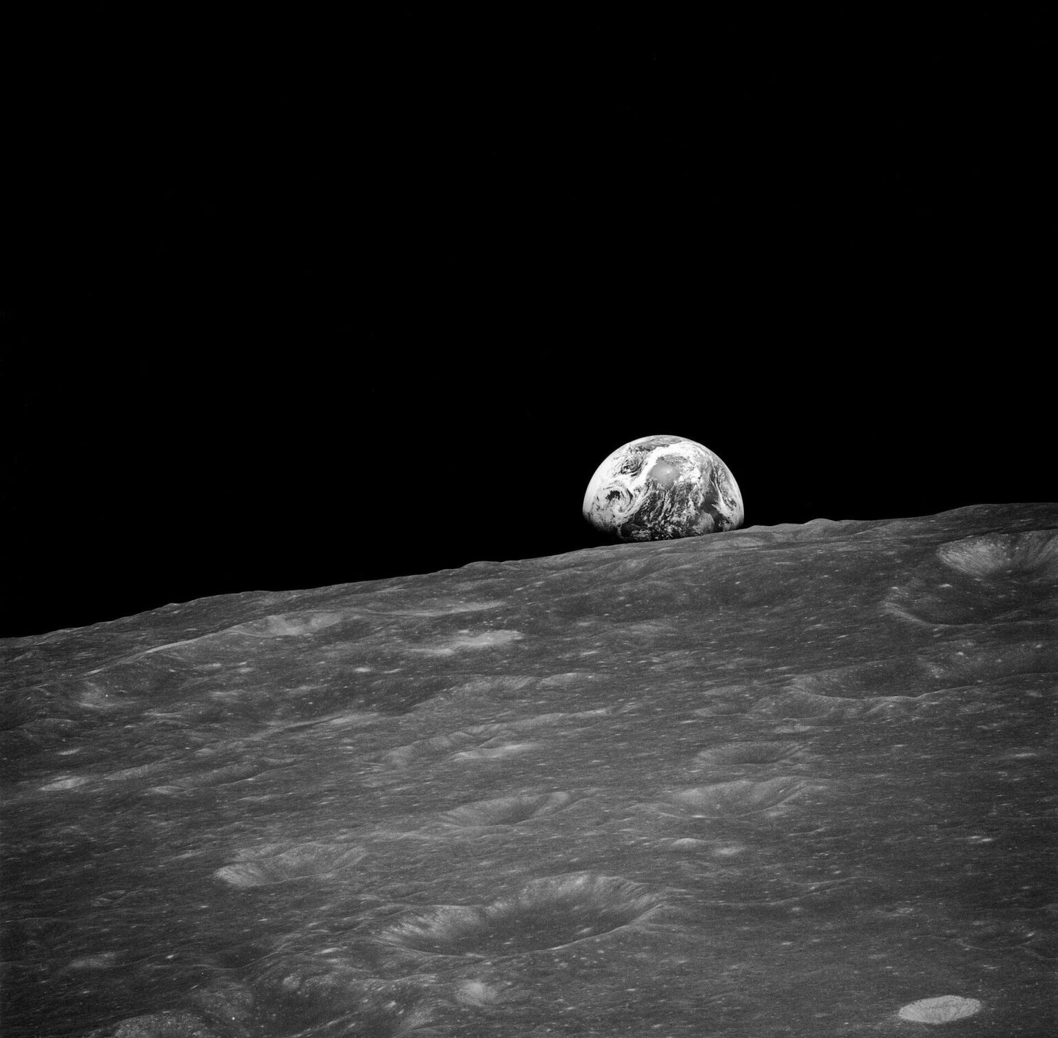 Weitere potenzielle Orte für Eis auf dem Mond entdeckt