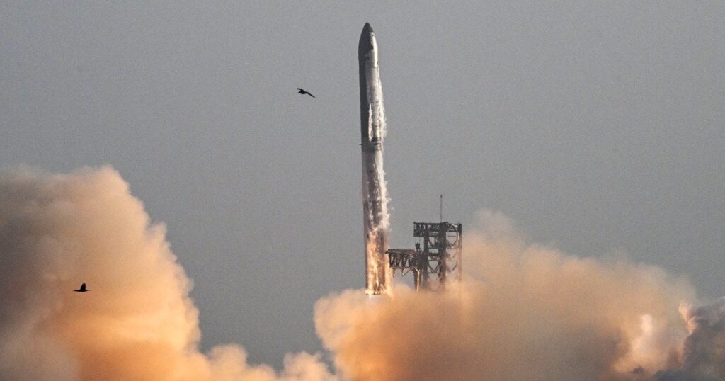 SpaceX -Raketenexplosion führt zu Flugverzögerungen auf Flughäfen von Florida wegen Angst vor fallenden Trümmern
