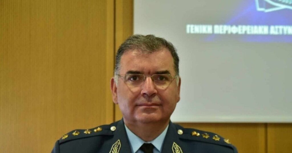 TEMPI: Larissa Polizist, der beschuldigt wurde, die Tragödie nicht bewacht zu haben, wurde zu einer Brigade befördert TEMPI: Larissa Polizist, der beschuldigt wurde, die Tragödie nicht bewacht zu haben, wurde zu einer Brigade befördert