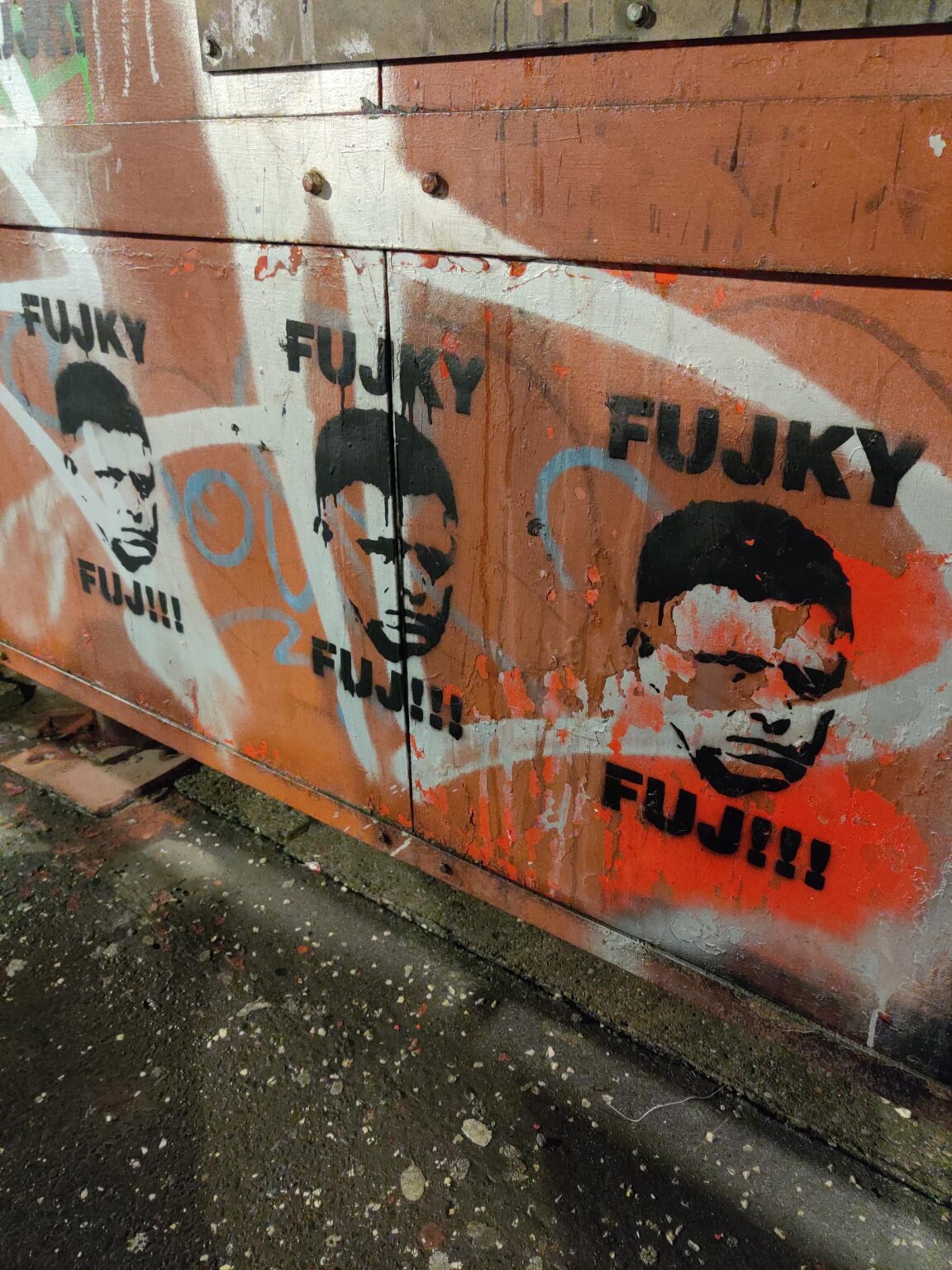 Fujky stirbt!