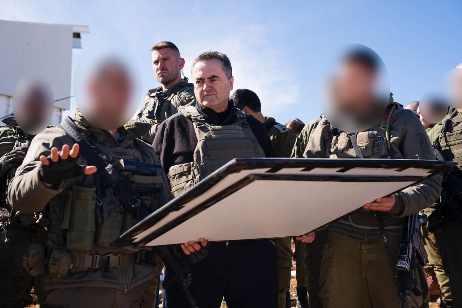 Israel Katz bestätigt Israel, "überlegt, Syrer für die Arbeit einzugeben"
