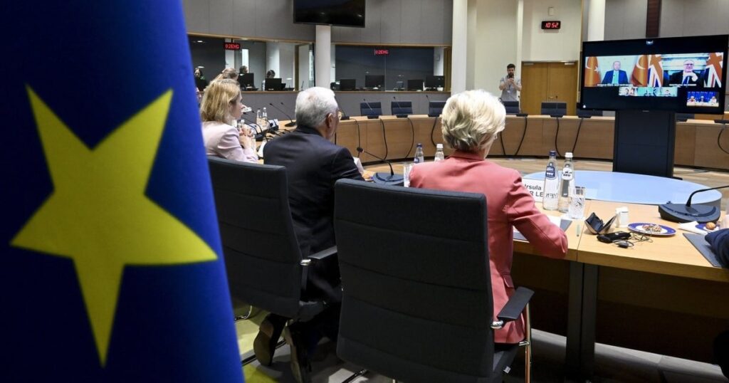 Sie verdicken Wolken für Griechenland: Die Türkei eilt, um die Krise auszunutzen, die in der EU entstanden ist