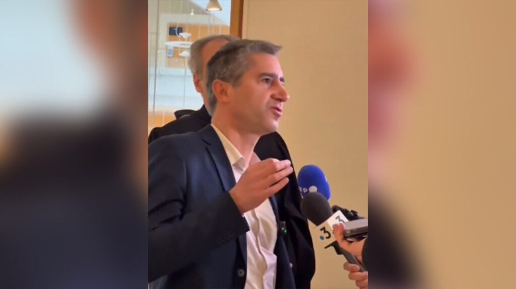 Der frühere Geheimdienstchef Bernard Squarcini wurde wegen Spionage auf stellvertretender Ruffin zu zwei Jahren verurteilt