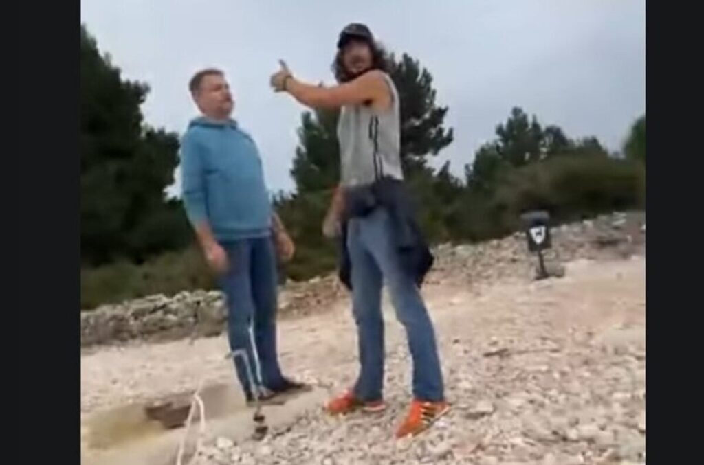 Der Sohn des Fußballspielers ľubomír Moravčík, Matúš, ist kein offizieller Co -Besitzer einer Luxusvilla im kroatischen Ferienort von Ražanj. Der Sohn des Fußballspielers ľubomír Moravčík, Matúš, ist kein offizieller Co -Besitzer einer Luxusvilla im kroatischen Ferienort von Ražanj.