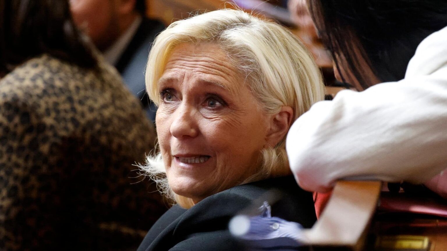 Marine Le Pen im Akt der Lügen über ihre Abwesenheit in der Wiedervereinigung über die Ukraine Marine Le Pen im Akt der Lügen über ihre Abwesenheit in der Wiedervereinigung über die Ukraine