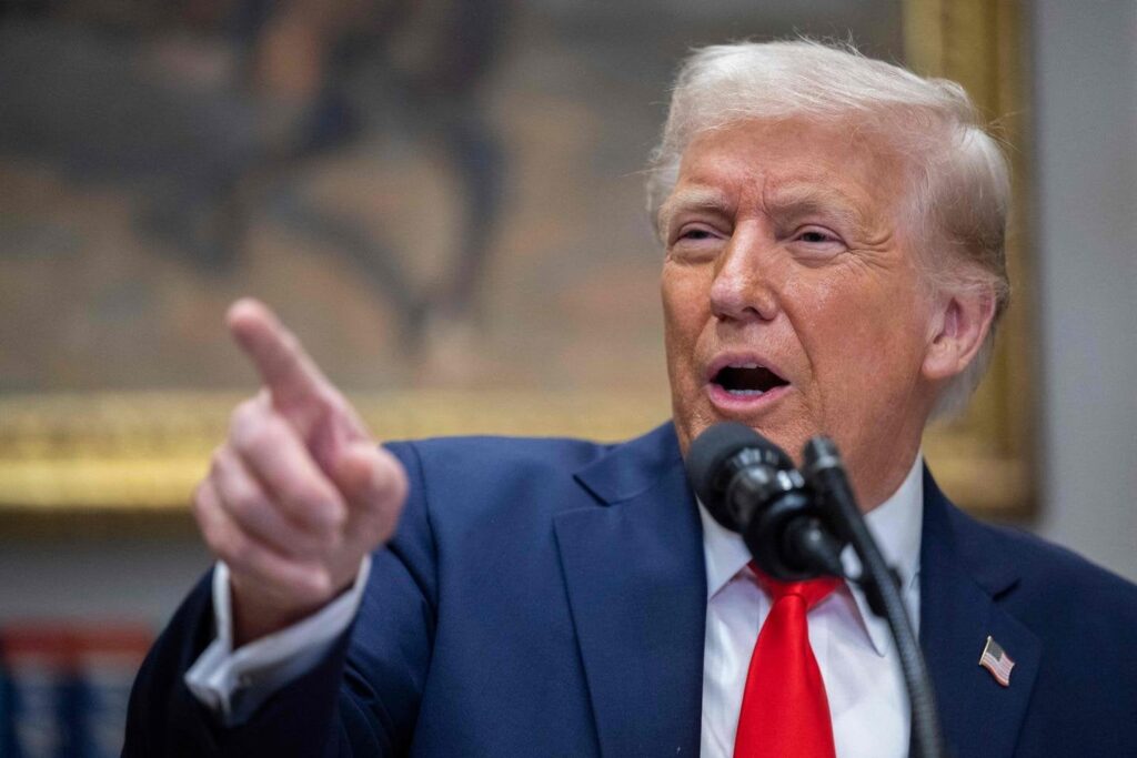 Donald Trump bestätigt die Zunahme der Zollaufgaben für Importe aus China, Mexiko und Kanada Donald Trump bestätigt die Zunahme der Zollaufgaben für Importe aus China, Mexiko und Kanada