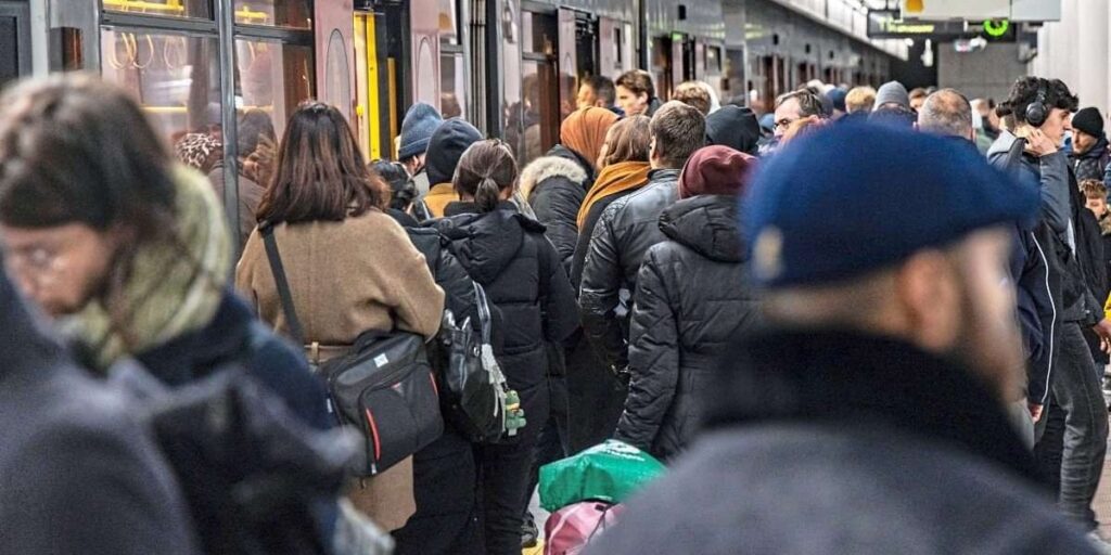 U6: Eine U-Bahn-Linie, die Wien verbindet und die Parteien spaltet