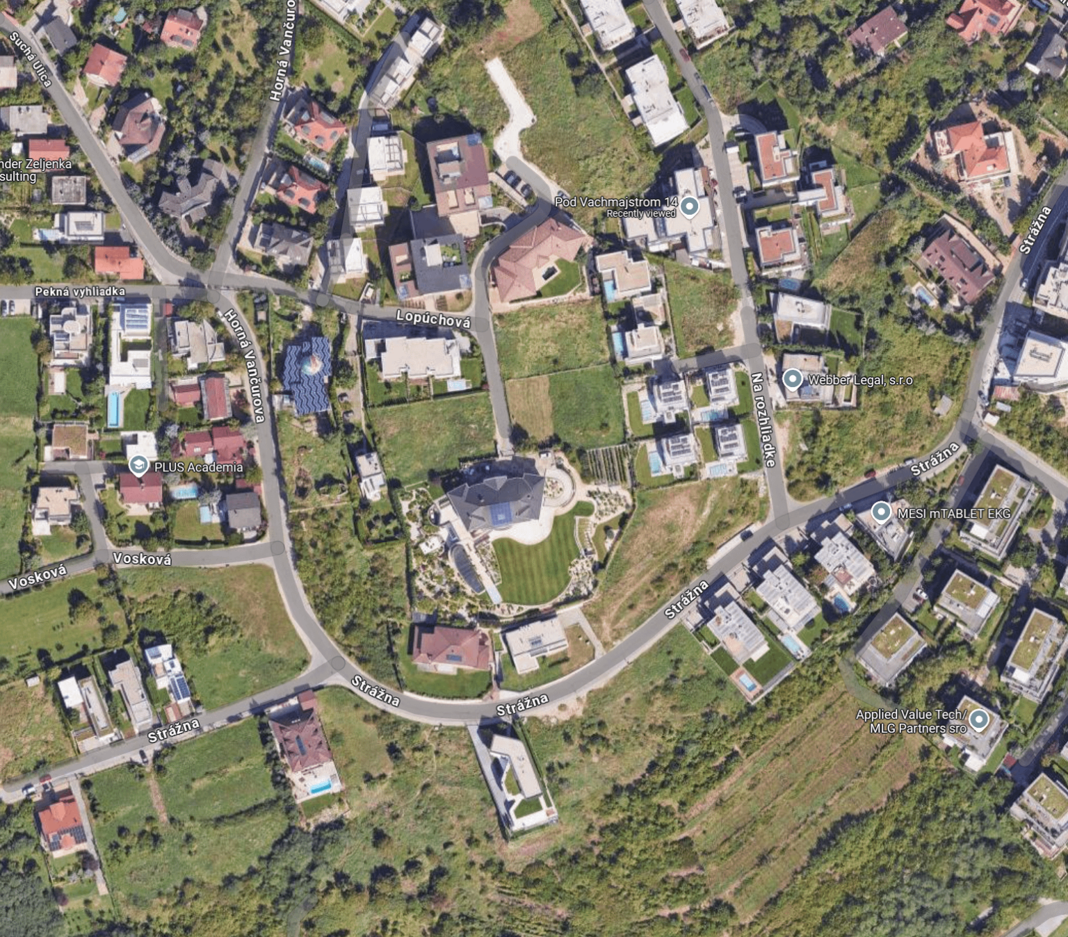 Was ist jetzt, wo der Kadaster zurück ist, mit diesen Villen über Hlavna Stanica los?