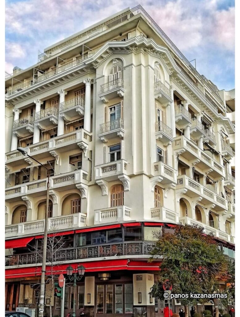 Wohngebäude der Zwischenkriegszeit in Thessaloniki, die von George Manusos entworfen wurde