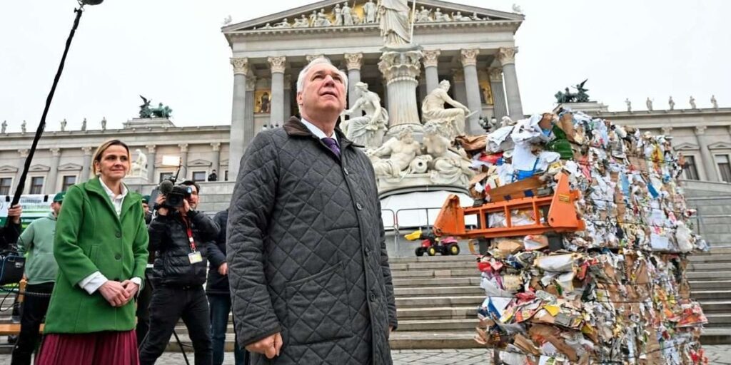 Rosenkranz provoziert mit Wandbild von Nazi-Künstler vor Nationalfondswahl