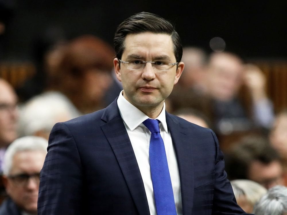 Poilievres gebrochener Slogan -Generator schuld, als er schwört, „die Eisbahn zu dinken“ und „den Schmutz schleiben“