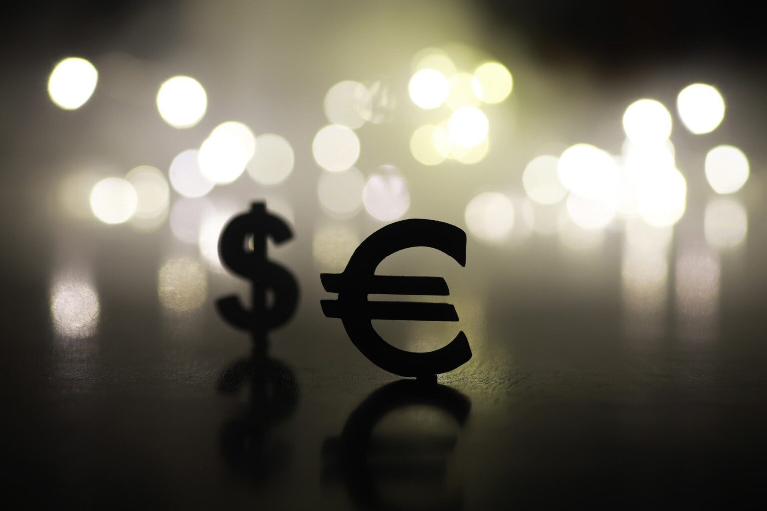 Wie der Euro die Krone aus dem Dollar stiehlt dank ... Trump