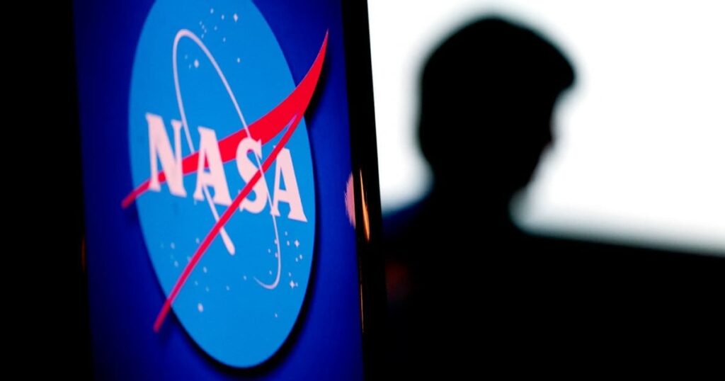 Der Beamte der NASA warnt die Mitarbeiter davor, ihre Abzeichen öffentlich inmitten von Belästigungsberichten öffentlich zu zeigen