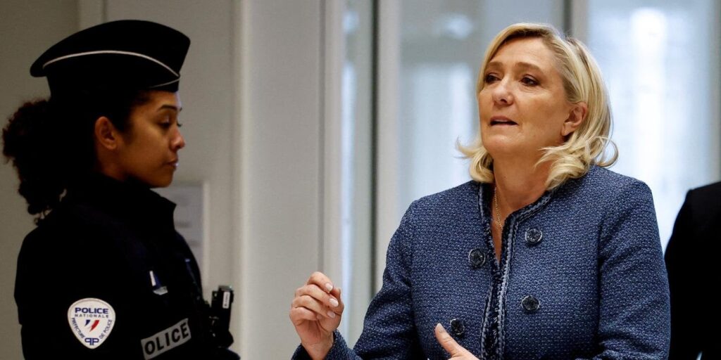 Marine Le Pen und acht Abgeordnete für die Unterschlagung öffentlicher Mittel für schuldig befunden