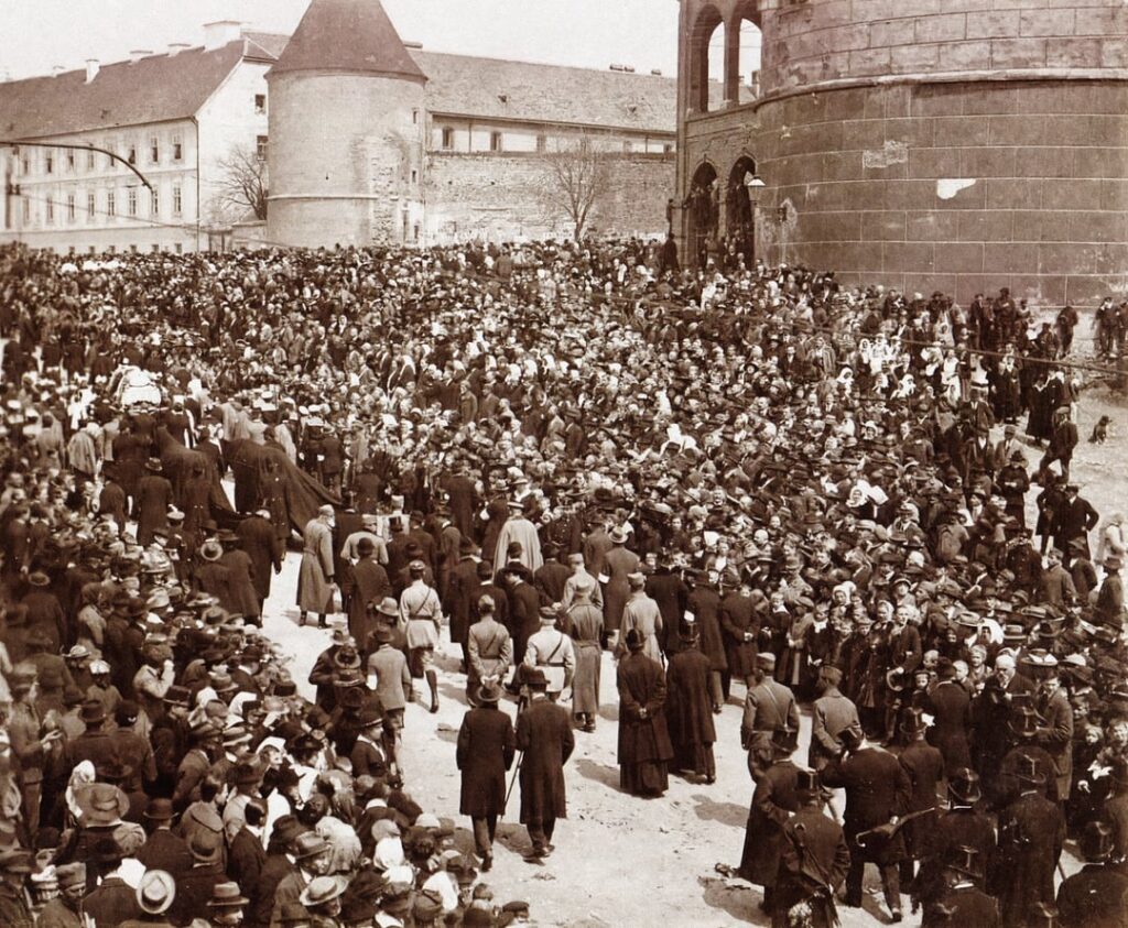 Übertragung der Überreste von Peter Zrinski und Fran Krsto Frankopan von Wiens neuem Platz nach Kroatien und Beerdigung in der Zagreb -Kathedrale 30.4.1919. Jahre. Übertragung der Überreste von Peter Zrinski und Fran Krsto Frankopan von Wiens neuem Platz nach Kroatien und Beerdigung in der Zagreb -Kathedrale 30.4.1919. Jahre.