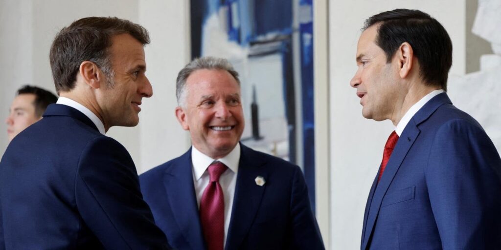 Marco Rubio hält es für notwendig, „in den kommenden Tagen zu bestimmen“, wenn Frieden „machbar“ ist. Andernfalls müssen die Vereinigten Staaten „weitermachen“, um „weiterzumachen“. Marco Rubio hält es für notwendig, "in den kommenden Tagen zu bestimmen", wenn Frieden "machbar" ist. Andernfalls müssen die Vereinigten Staaten "weitermachen", um "weiterzumachen".